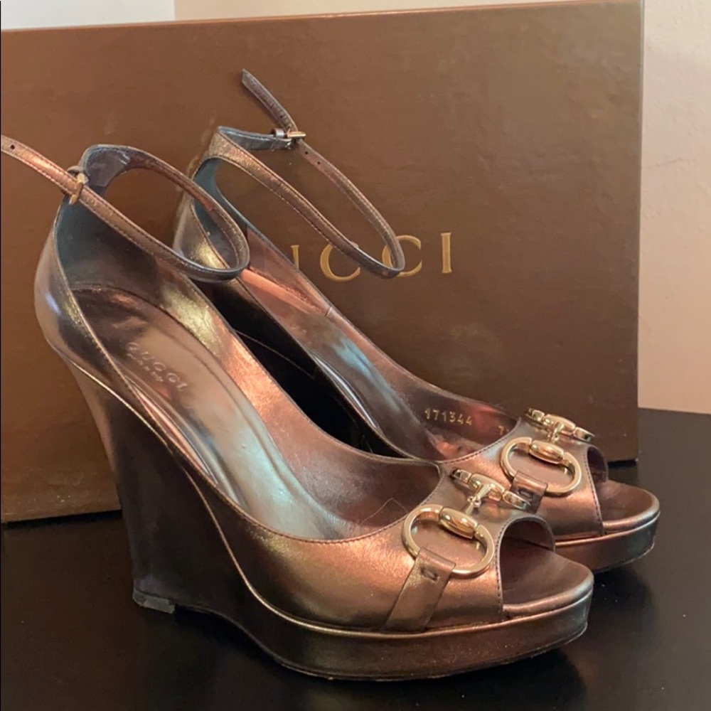 Gucci Bronze Leather Wedge w/Horse-bit&ankle strap